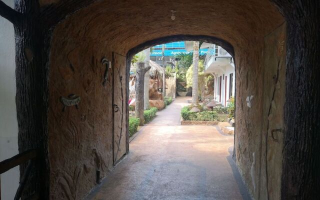 Arenal Container Hostel