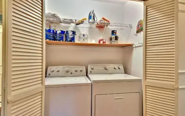 4585 Parkside Villa