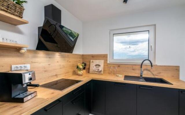 Elle Luxury Apartments Vanta?I?I