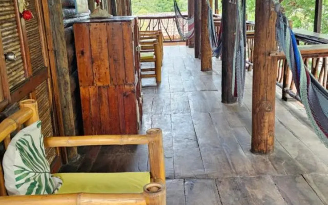 Mano a Mano Eco Hostal
