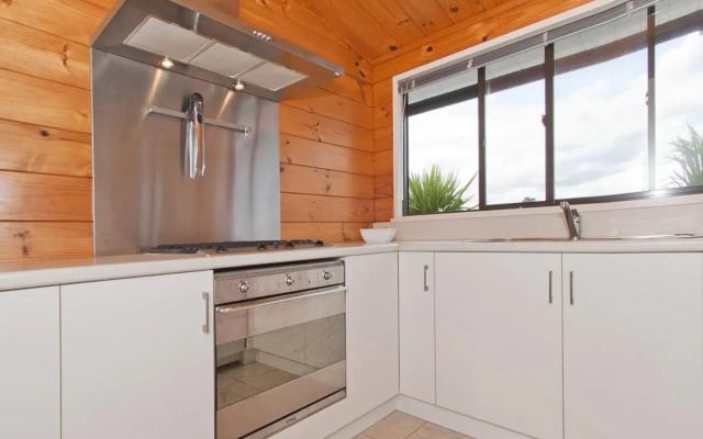Pretty in Pauanui - Pauanui Holiday Home