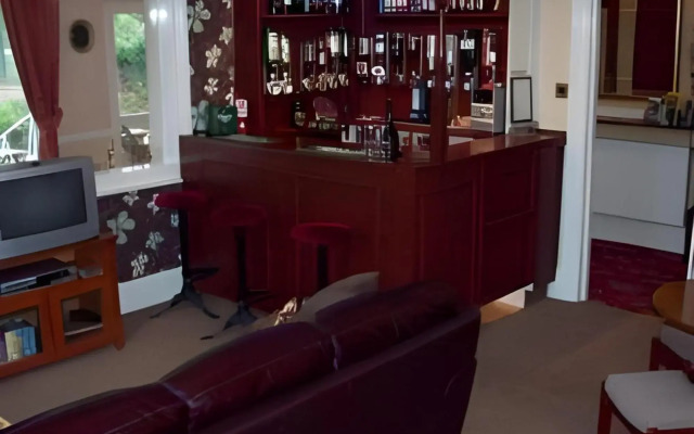 Elmdene Hotel