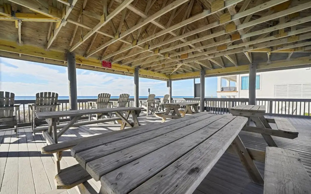 Bourbon Beach by Five Star Properties