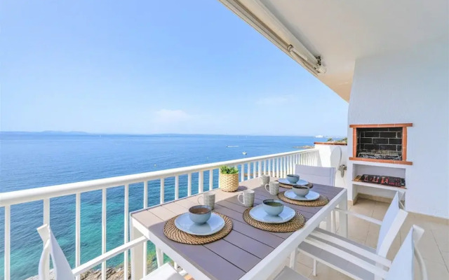 Pretty Apartment With Balcony