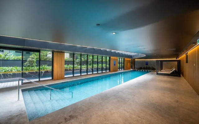 Luxury Melbourne With Albert Park Views