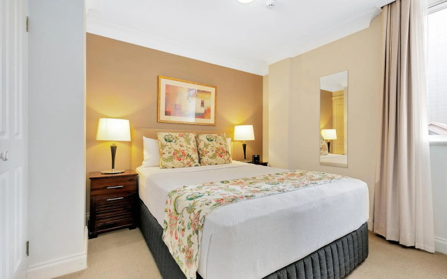 The Manor Apartment Hotel