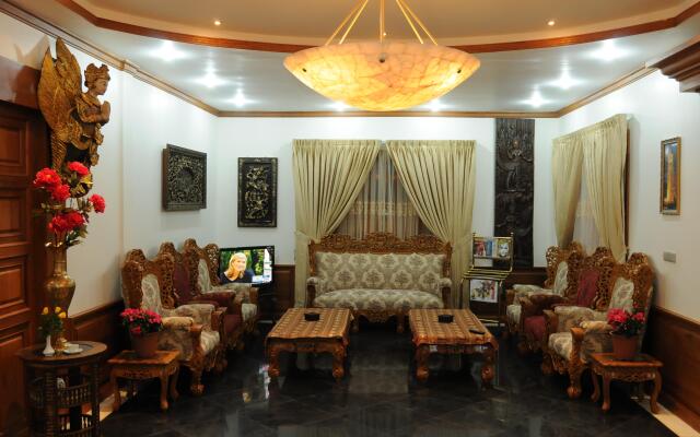 Royal Reward Resort