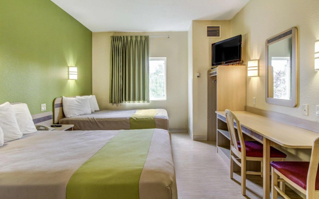 Motel 6 Medina, OH - Cleveland