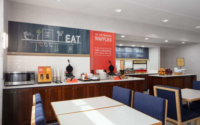 Hampton Inn & Suites El Paso-Airport