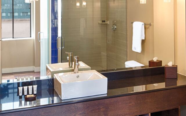 Hotel RL Baltimore Inner Harbor