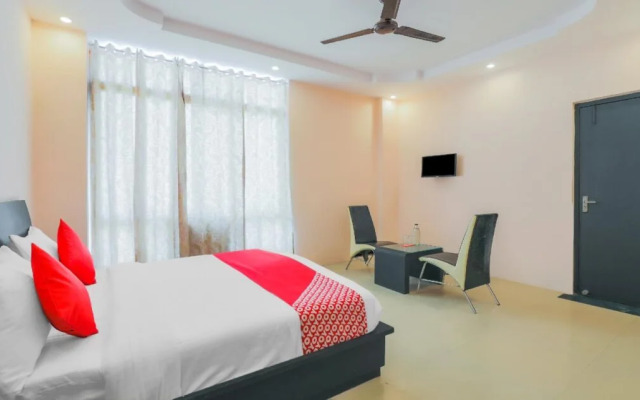 OYO 22828 Flagship Hotel Relax