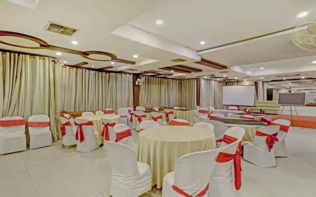 Treebo Trend Loharkar's Family Hotel