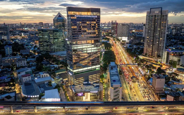 The Quarter Ratchayothin by UHG