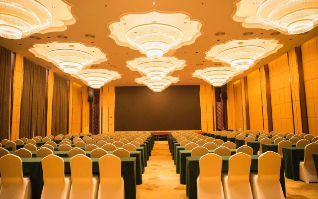 Lincheng Chenguang Hotel