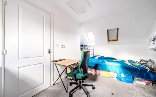 Lakeview House - Sleeps 6, Garden & Free Parking