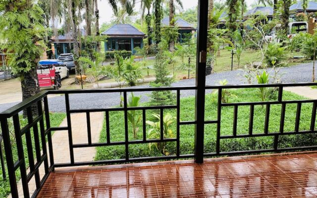 Palmthien Pool Villa Aonang