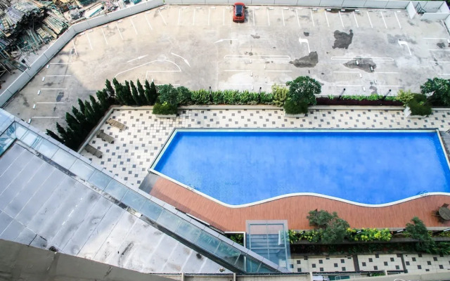 Comfortable New Stylish Studio The Oasis Apartment