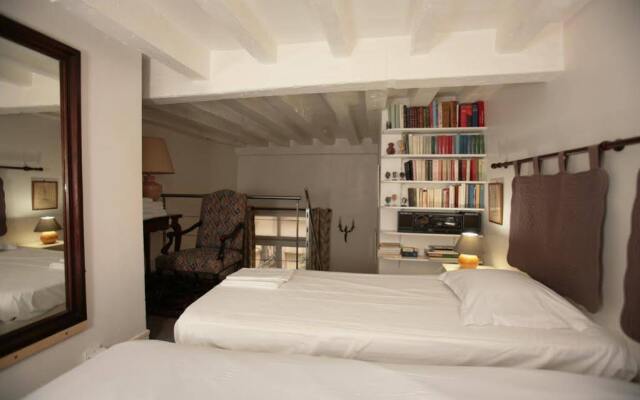 Lovely Marais Studio (75)