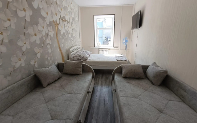 Апартаменты на Октябрьской Революции, 235