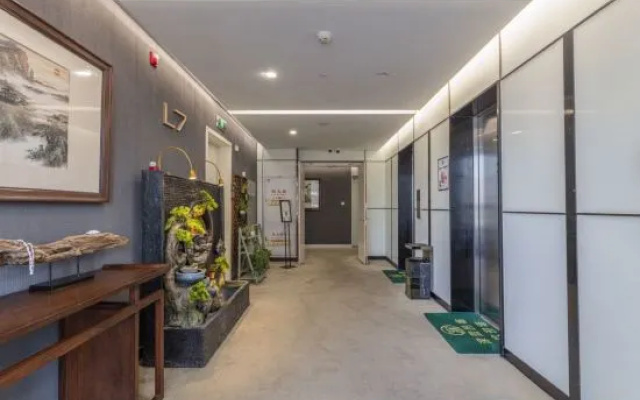 Deep Blue City Hostel