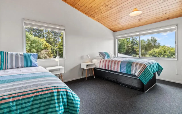 Country Retreat - Athenree Holiday Home