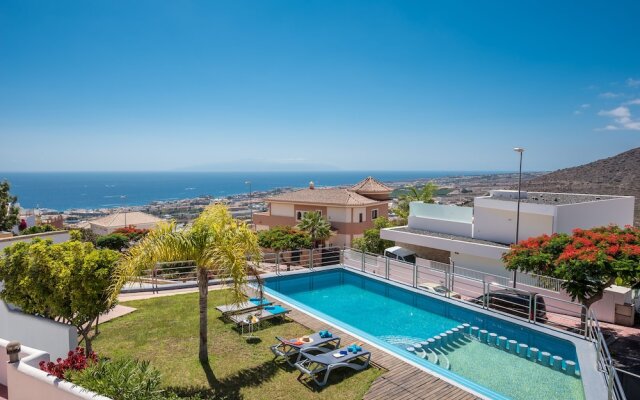 2 Charming Villa,Huge Terraces,Pool,Garden,Seaview