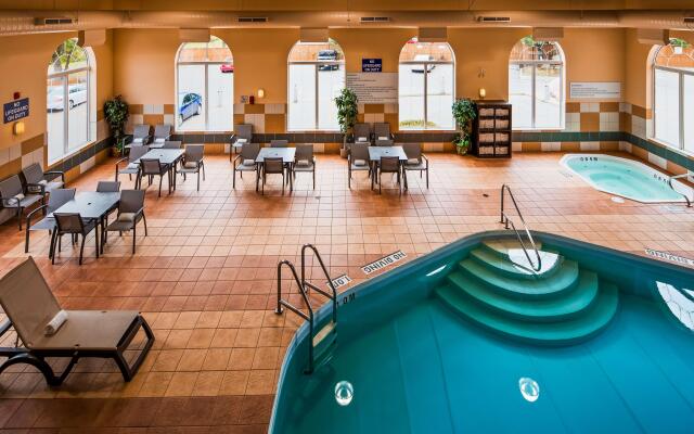 Best Western Plus Pembina Inn & Suites