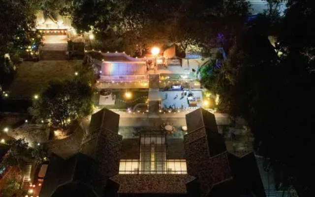 Yueting Hot Spring B&B