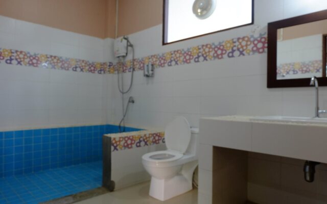Hug Cafe Hostel