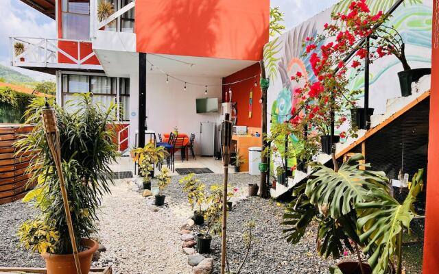 Hotel Adventure Lodge Jaco Beach