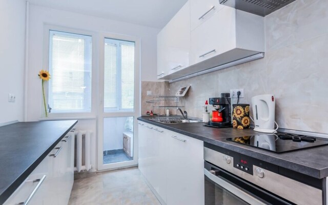 FM Deluxe 2-BDR Apartment - Simplisico
