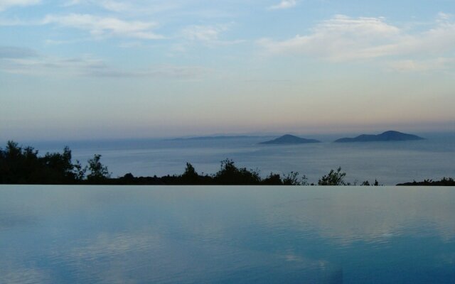 The Infinity 180 Luxury Suites - Adults Only