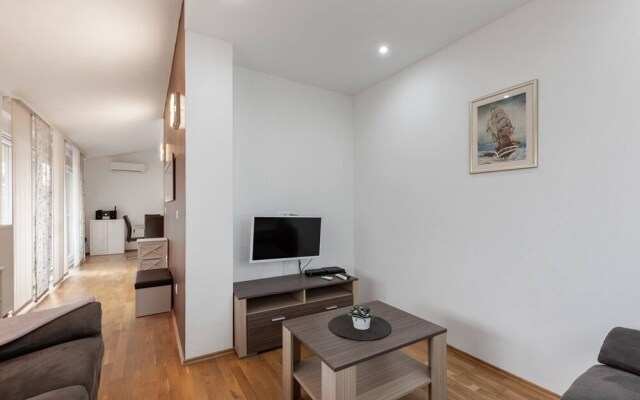 Penthouse Milda 4 Up To 6 Guests, Zadar