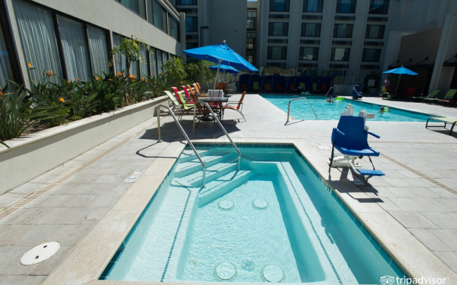 Holiday Inn Hotel & Suites Anaheim, an IHG Hotel