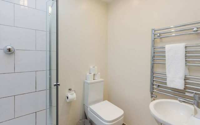 Spacious, Bright 3 Bed in South Kensington
