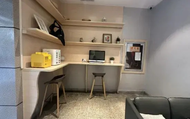 Ease Hotel (Xi'an Chang'an Square North Road)