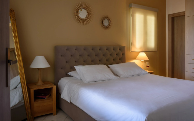 Santorini Suite Home