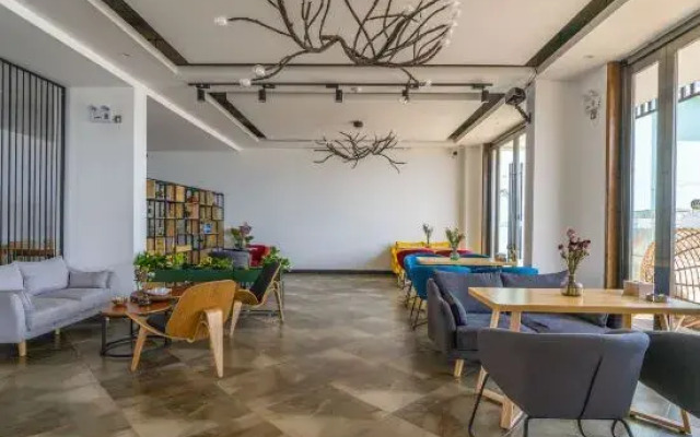 Yuanju Yishu Boutique Inn