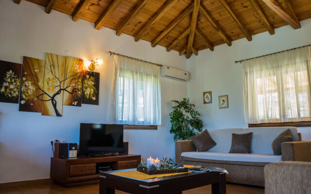 Four Seasons Villas
