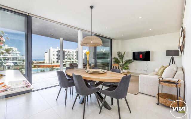 Deco in Fuengirola with 2 bedrooms and 2 bathrooms