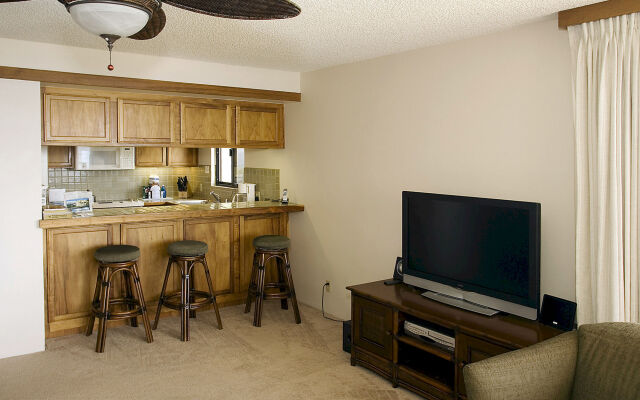Polo Beach Club Vacation Rentals - APlus Resorts