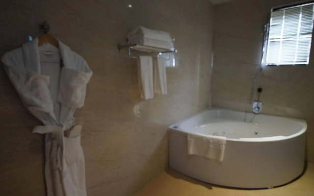 Pearlwort Hotel and Suites