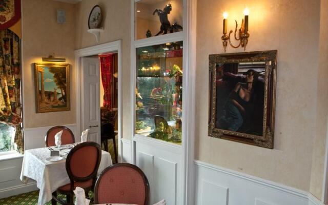 Quarterdeck Hotel