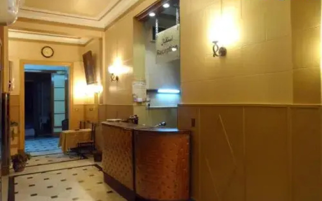 Triomphe Hotel