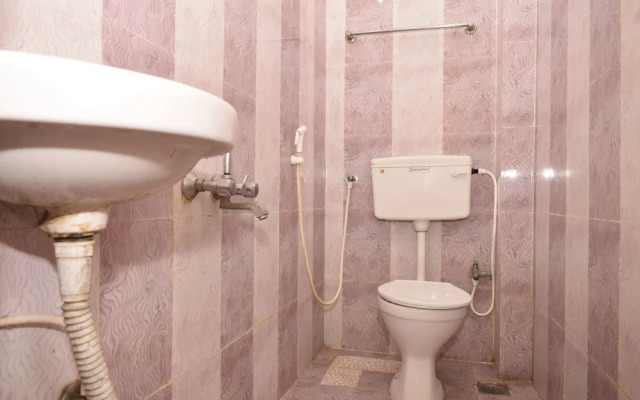 OYO 9970 Hotel Auro INN