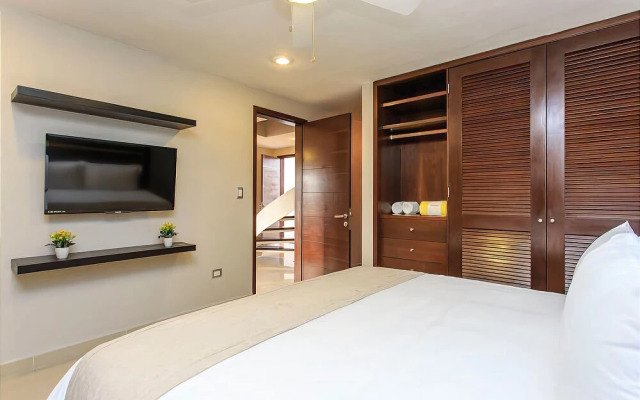 Plaza Paraiso by Playa Moments