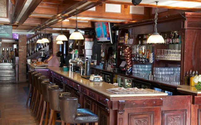 Hayes Hotel