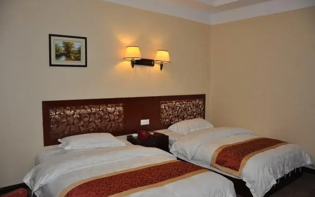 Longyi Business Hotel
