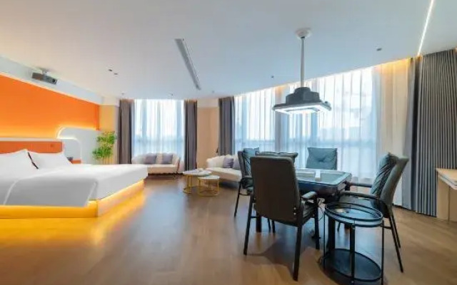 Cloud Hotel