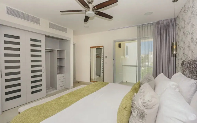 Casa Lanai 4 Bedroom Condo by RedAwning
